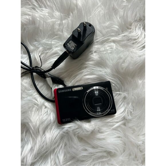 Samsung Other - Samsung 12 mp camera black with 2gb sd card and charger